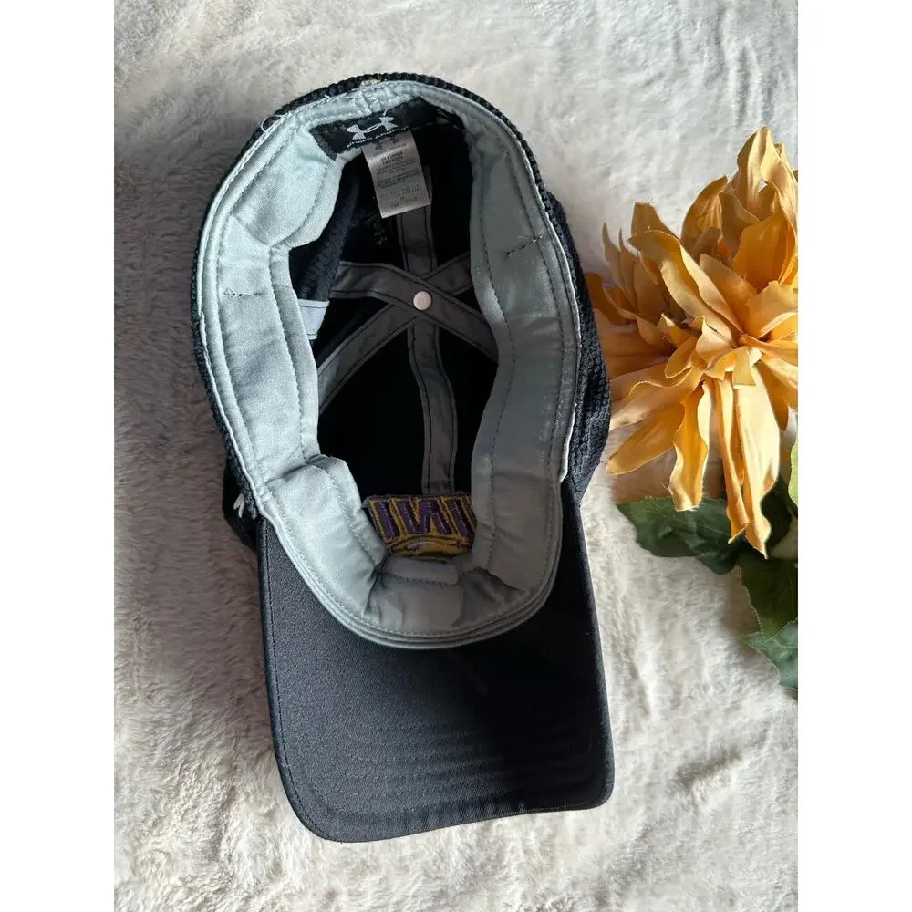 Vintage Under Armour UNI Panthers Fitted Baseball Cap Medium